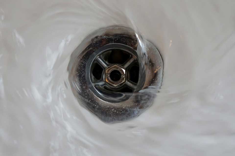Safely Cleaning Your Home S Drains, Home Remedies For Cleaning Bathtub Drains